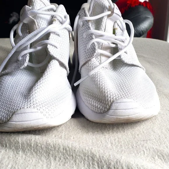 White Gold Nike Sneakers. - Picture 5 of 8